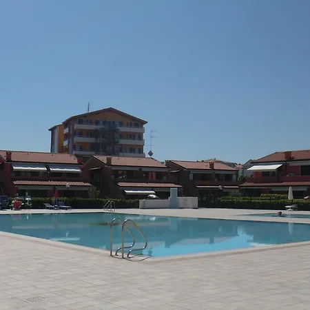 Villaggio Dei Fiori Con Piscina E Posto Incluso Apartment
