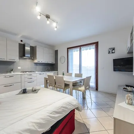 Villaggio Dei Fiori Con Piscina E Posto Incluso