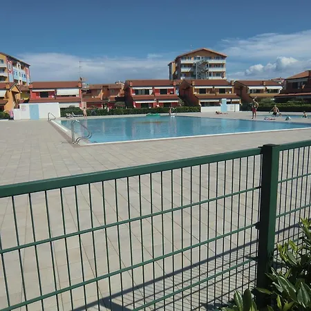 Apartment Villaggio Dei Fiori Con Piscina