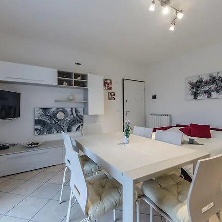 Apartment Villaggio Dei Fiori Con Piscina